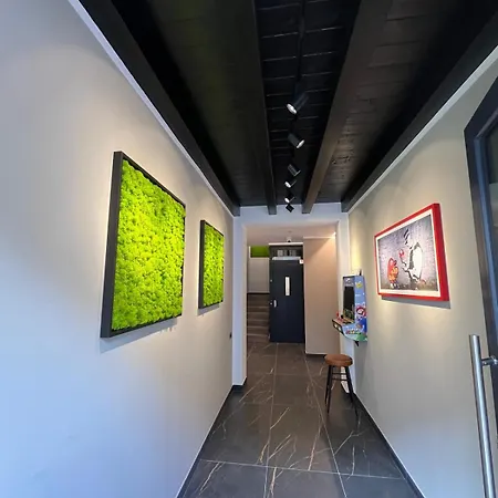 Cinque Terre Hub 10 شقة *