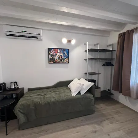 Cinque Terre Hub 10 شقة *